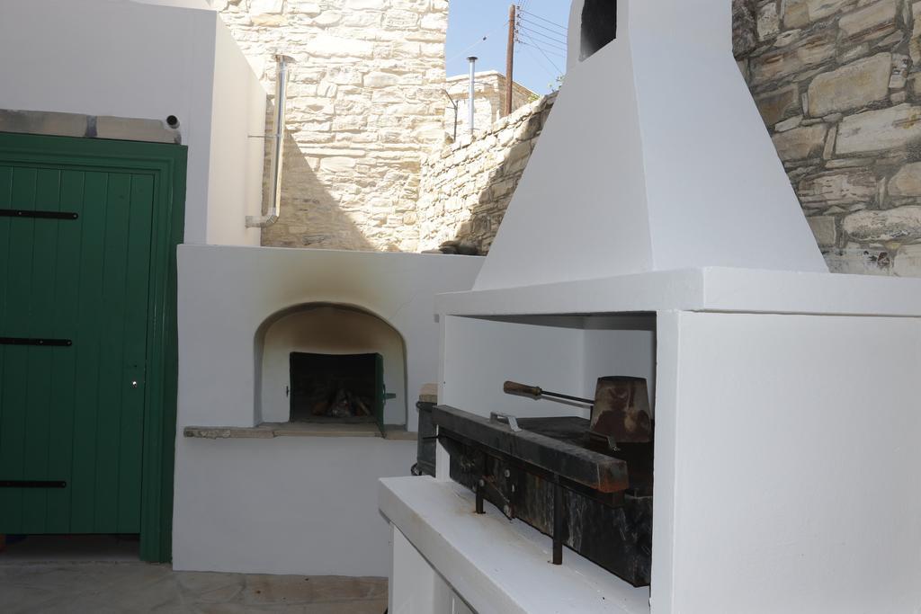 To Konatzi Tis Marikas Tzai Tou Yianni Guest House Като Дрис Екстериор снимка